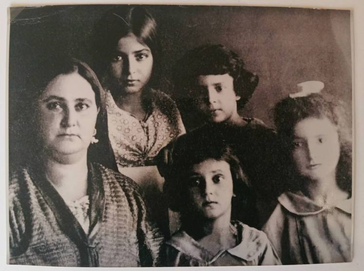 Zara Sloush et ses filles à Bastia